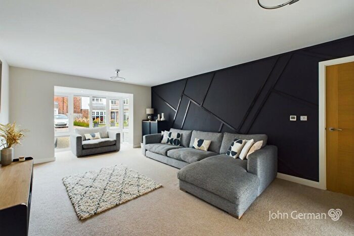 5 Bedroom Detached House For Sale In Knightswood Close, Rosliston, DE12