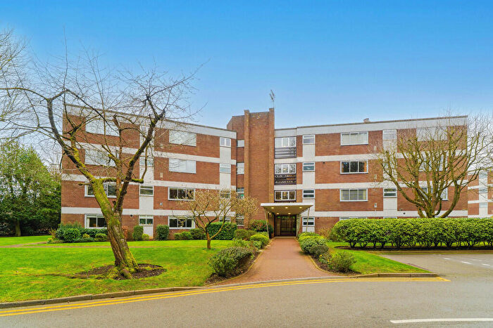 3 Bedroom Apartment For Sale In Petersham Place, Edgbaston, B15
