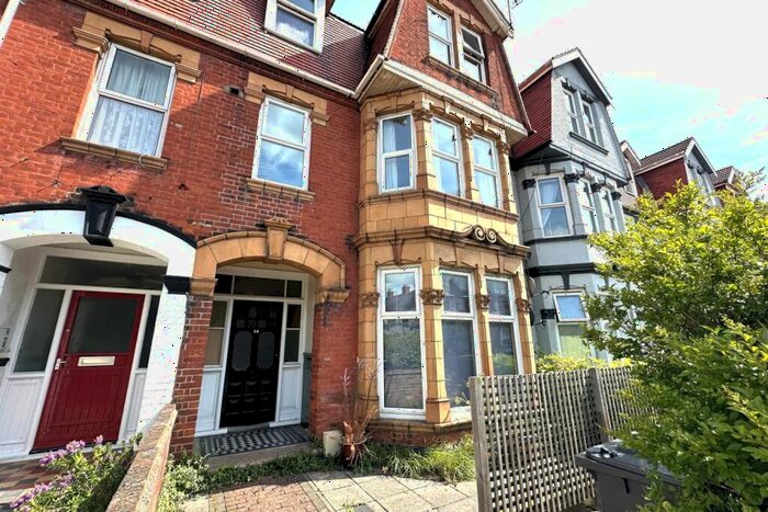 1 Bedroom Flat To Rent In Clarence Road, NR31