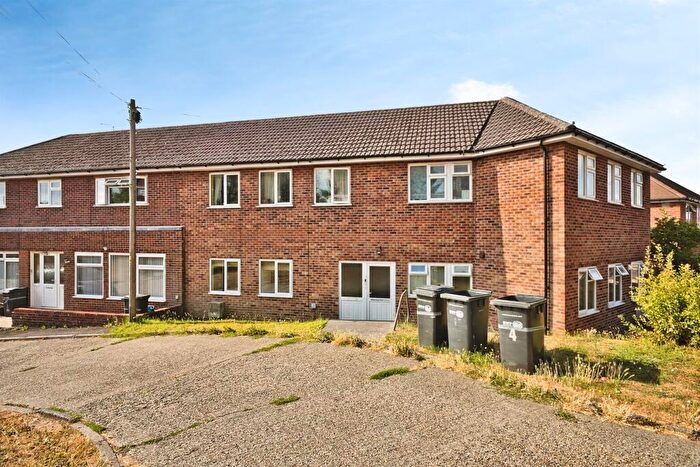 2 Bedroom Apartment For Sale In Milford Road, Yeovil, BA21