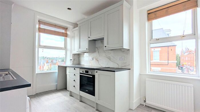 3 Bedroom Flat To Rent In Tottenham Lane, Crouch End, London, N8