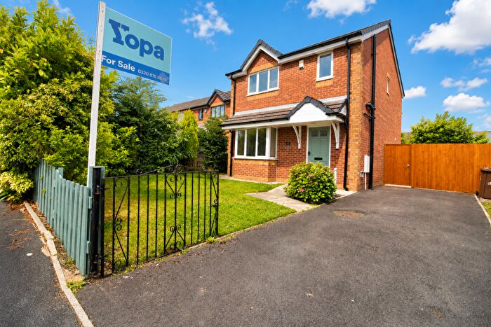 3 Bedroom Detached House For Sale In Flowers Close, Blackburn, BB2