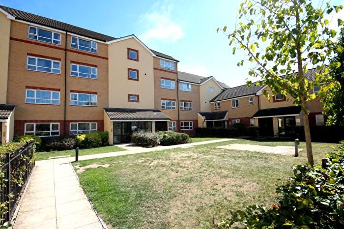 2 Bedroom Flat To Rent In Chertsey Road, Feltham, TW13