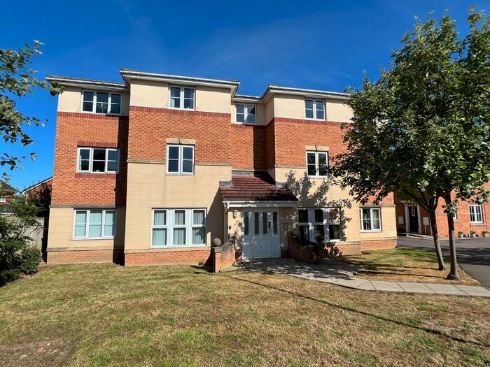 2 Bedroom Flat To Rent In Lincoln Way, Chesterfield, Derbyshire, S42