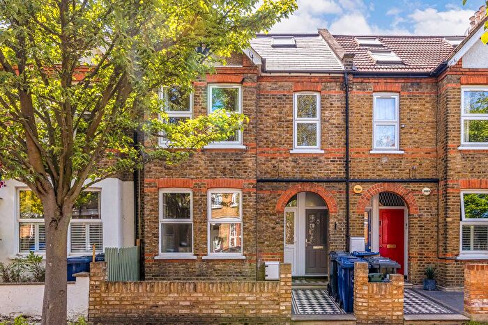 3 Bedroom Maisonette For Sale In Glenfield Road, Ealing, London, W13