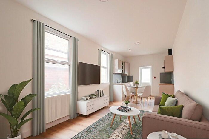 2 Bedroom Flat To Rent In Wellingborough Road, Northampton, NN1