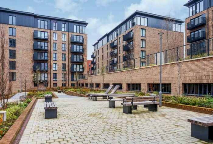 1 Bedroom Apartment To Rent In Roosevelt Apartments. Lexington Gardens, Park Central, B15