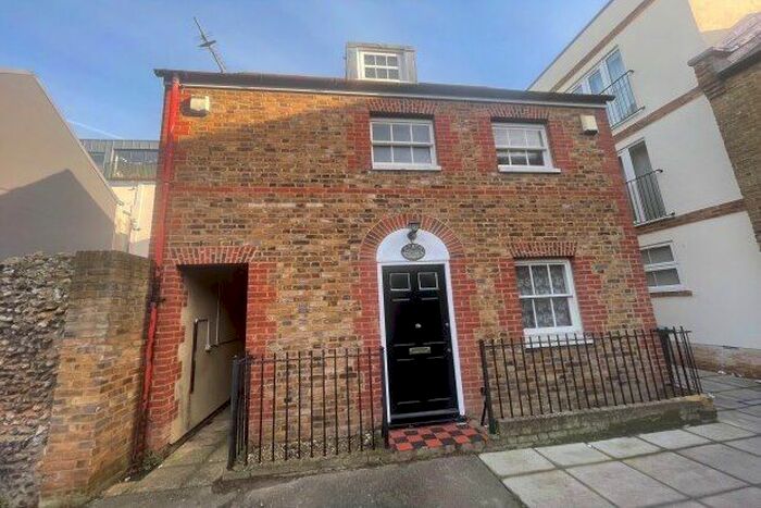 3 Bedroom Cottage To Rent In Albert Court, Ramsgate, CT11