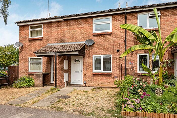 2 Bedroom Terraced House For Sale In Thornton Road, Reading, RG30