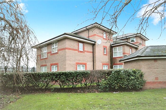 2 Bedroom Flat To Rent In Garner Court, Douglas Road, Staines, Middlesex, TW19
