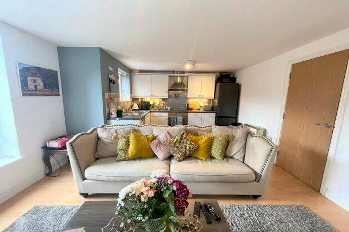 2 Bedroom Property To Rent In Millers Green, Nottingham, NG2