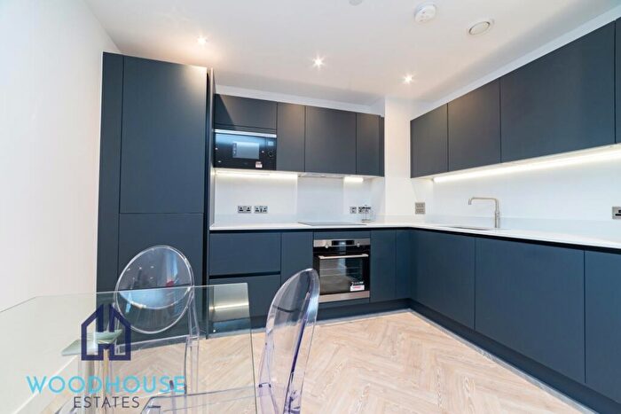 1 Bedroom Apartment To Rent In Orchard Place, London, E14