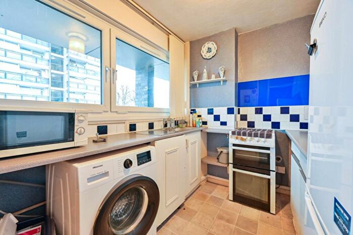 1 Bedroom Flat For Sale In Canute Gardens, Bermondsey, London, SE16