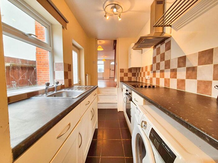 2 Bedroom End Of Terrace House To Rent In Myrtle Road, Ipswich, IP3