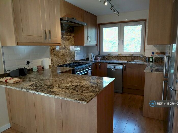 2 Bedroom Maisonette To Rent In Wynford Road, London, N1