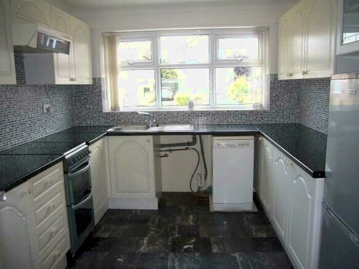 2 Bedroom Bungalow For Sale In Bretton Avenue, Goole, DN14