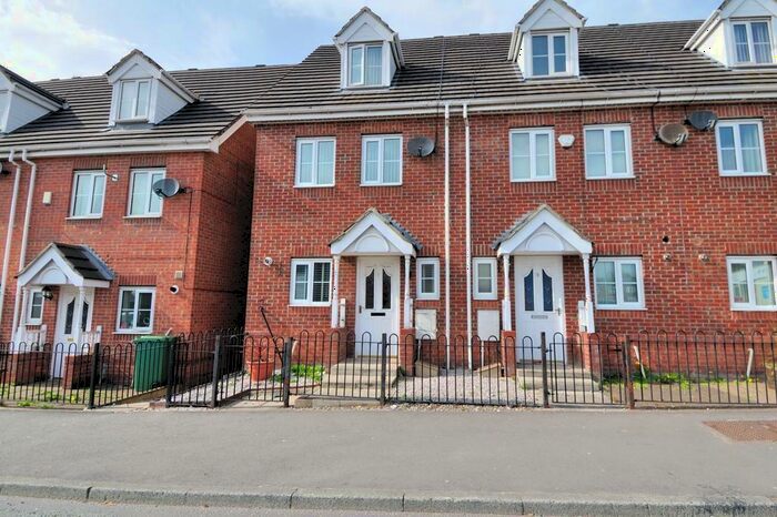 3 Bedroom Mews To Rent In The Heys, Ashton Under Lyne, Tameside, Greater Manchester, OL6