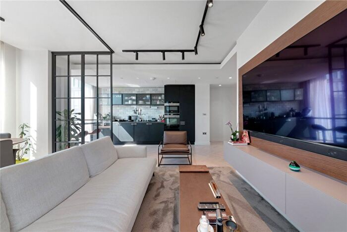 2 Bedroom Flat For Sale In One Crown Place, Hackney, EC2A