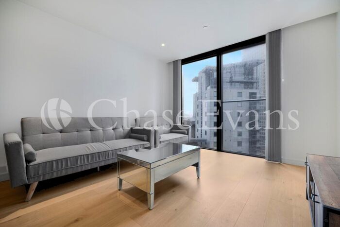 1 Bedroom Apartment To Rent In Hampton Tower, South Quay Plaza, Canary Wharf, E14