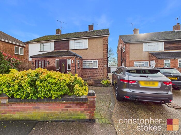 3 Bedroom Semi Detached House For Sale In Elm Drive, Cheshunt, Hertfordshire, EN8