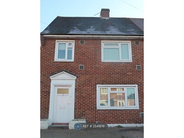 3 Bedroom Semi-Detached House To Rent In Arundel Road, Hounslow, TW4