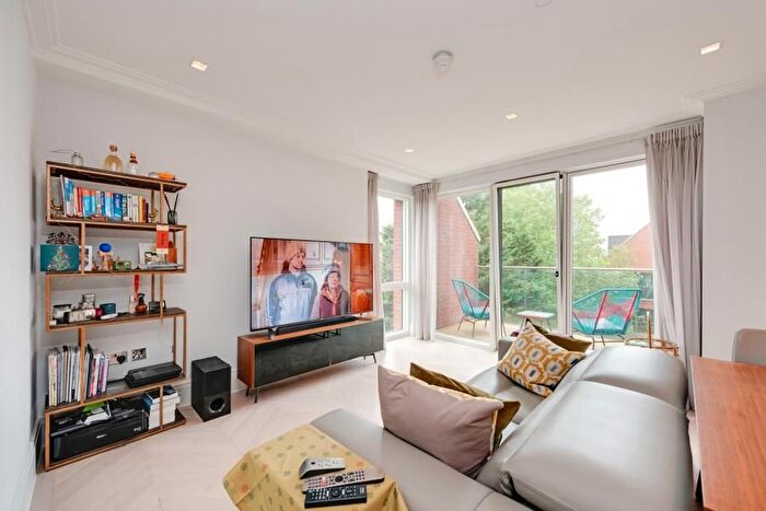 2 Bedroom Flat To Rent In Kidderpore Avenue, Hampstead, NW3