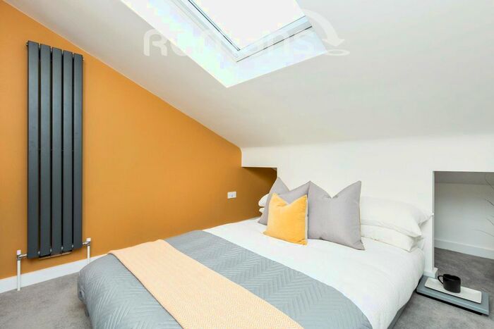 1 Bedroom Flat To Rent In Green Lane, Bagshot, GU19