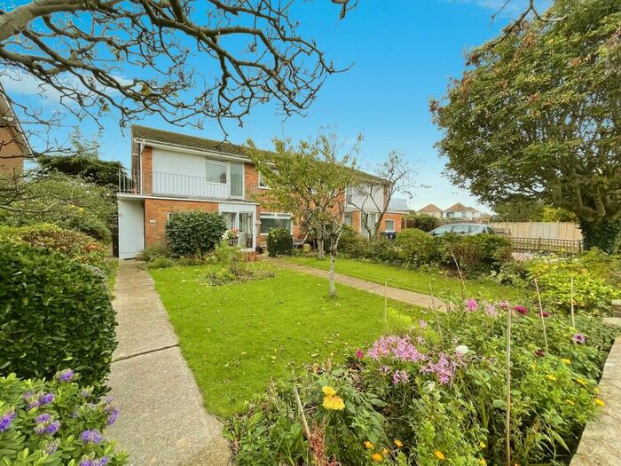 2 Bedroom Flat To Rent In Ingleside Crescent, Lancing, BN15