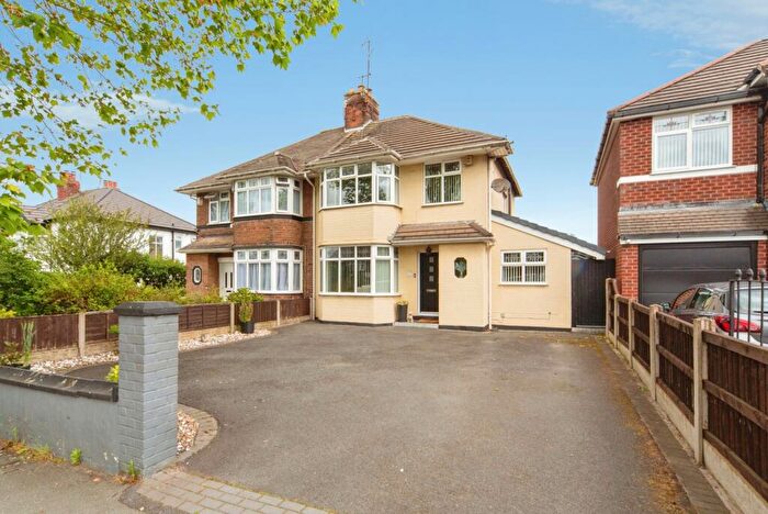 3 Bedroom Semi-Detached House For Sale In Woodchurch Road, Prenton, Merseyside, CH43
