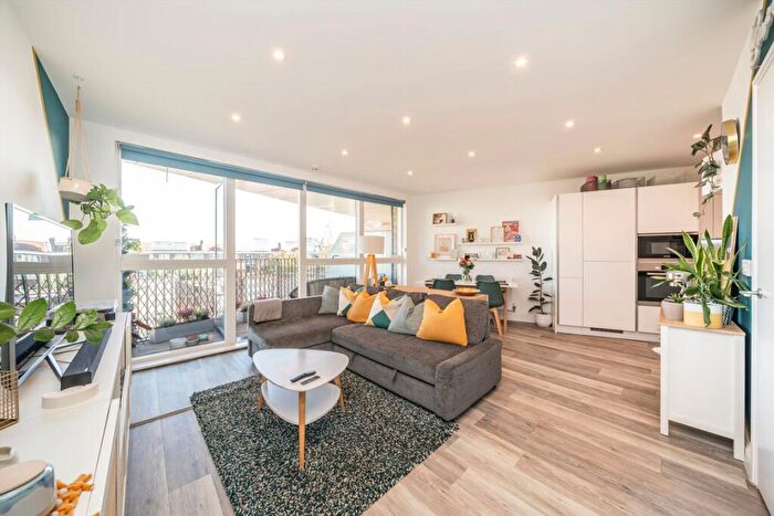 1 Bedroom Flat For Sale In Scena Way, Camberwell, SE5