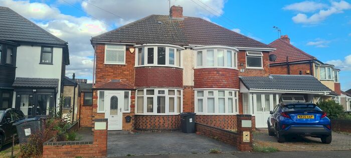 3 Bedroom Semi-Detached House To Rent In Benedon Road, Sheldon, B26
