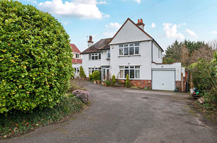 4 Bedroom Detached House For Sale In Cranmore Lane, Aldershot, Hampshire, GU11