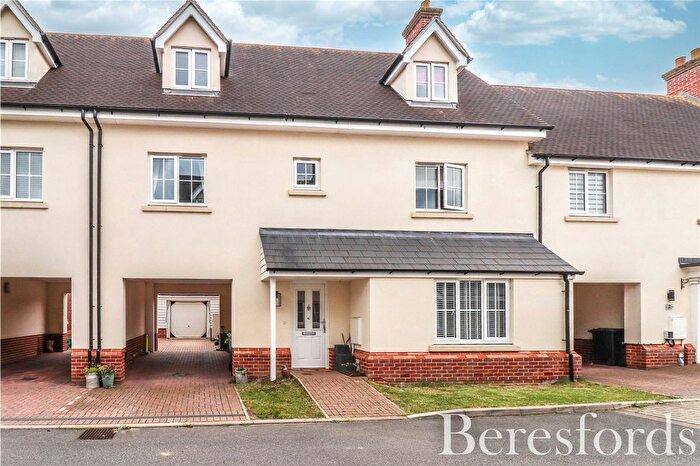 4 Bedroom Link Detached House For Sale In Owers Place, High Roding, CM6