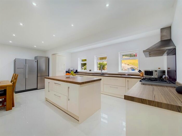 4 Bedroom Detached Bungalow For Sale In Llethri Road, Felinfoel, Llanelli, SA14