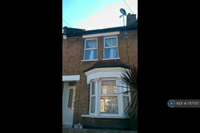 3 Bedroom Terraced House To Rent In Catford, London, SE6