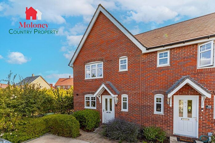 3 Bedroom Semi-Detached House For Sale In Hellinly, East Sussex, BN27