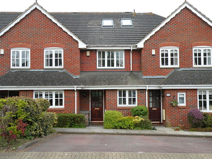 3 Bedroom Terraced House To Rent In Armstrong Close, Bromley, BR1