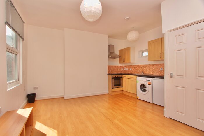1 Bedroom Flat To Rent In Newington Green, Islington, N16