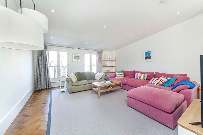 2 Bedroom Flat For Sale In Short Gardens, London, WC2H