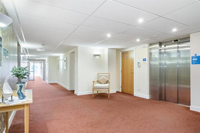 1 Bedroom Retirement Property For Sale In Scholars Gate, Abbey Park Avenue, St. Andrews, KY16