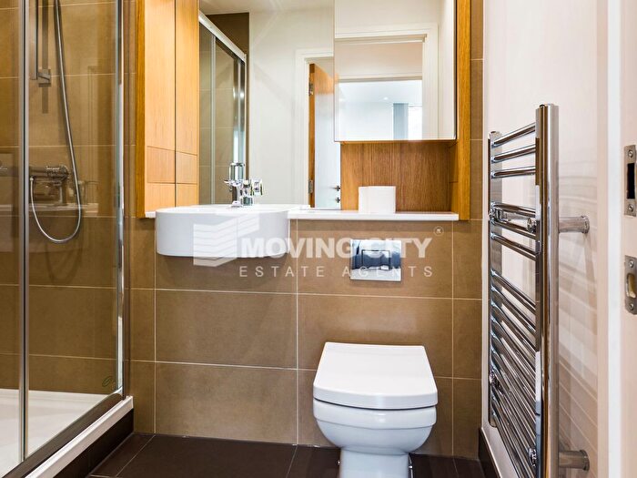 2 Bedroom Flat To Rent In City West Tower, High Street, E15
