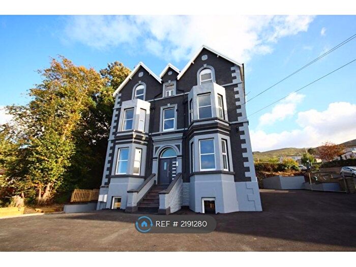 2 Bedroom Flat To Rent In Fernbrook Road, Penmaenmawr, LL34