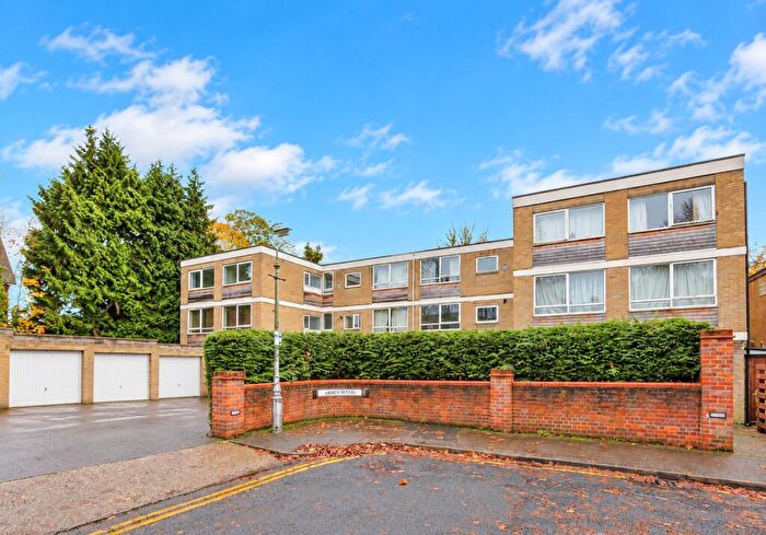 2 Bedroom Apartment To Rent In Ardentinny, St Albans, Herts, AL1