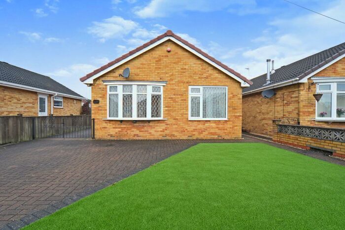 2 Bedroom Bungalow To Rent In Hollytree Avenue, Hull, East Yorkshire, HU5