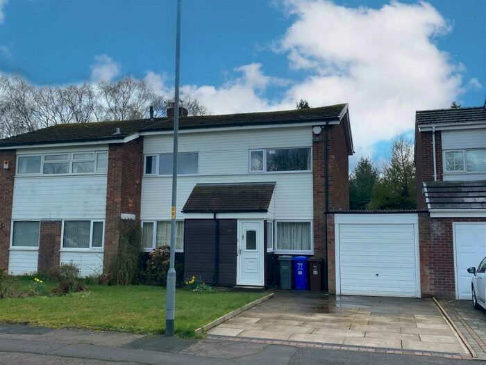 3 Bedroom Semi-Detached House To Rent In Ashstead Road, Sale, M33