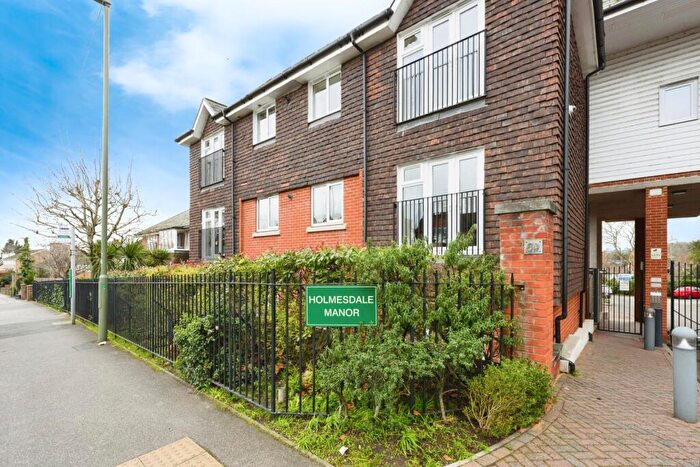 2 Bedroom Flat For Sale In Ladbroke Road, Redhill, Surrey, RH1
