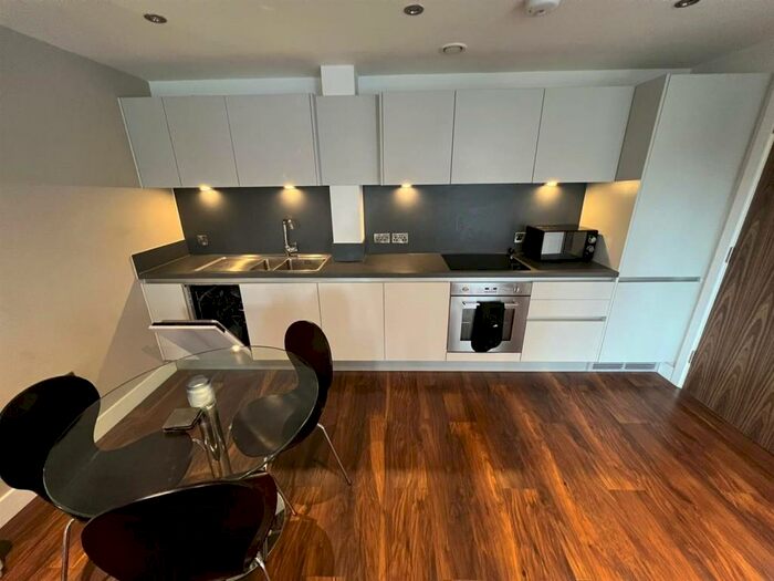 2 Bedroom Flat To Rent In Wilburn Basin, Ordsall Lane, Salford, M5