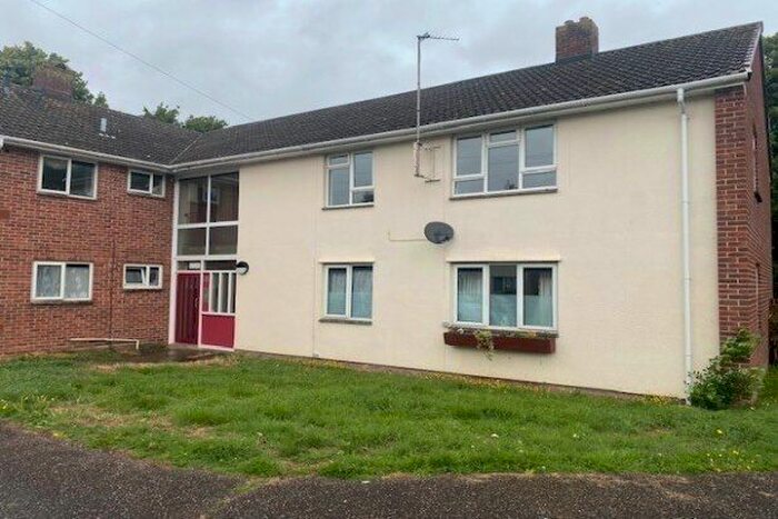 2 Bedroom Flat To Rent In Bramley Road, Taunton, TA1