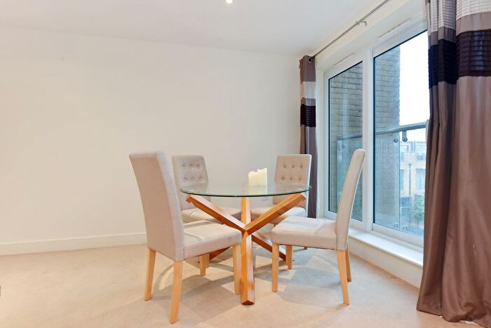 2 Bedroom Flat To Rent In Bromyard Avenue, London, W3