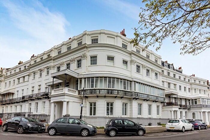 2 Bedroom Apartment To Rent In Lewes Crescent, Brighton, BN2